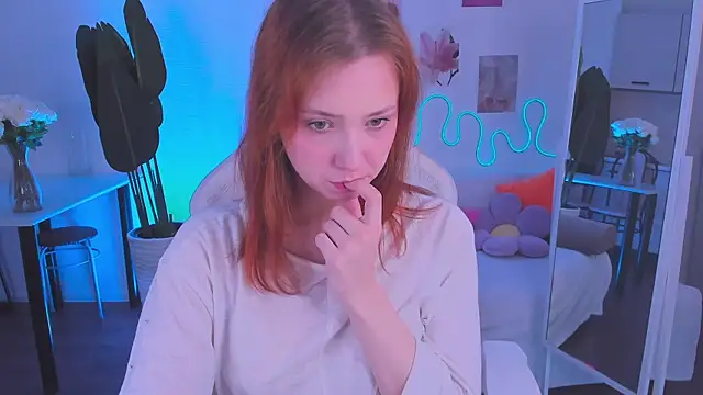LittlePeach007 live