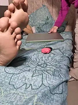 Ari_vibesX live
