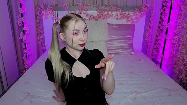 LilyStarlight live