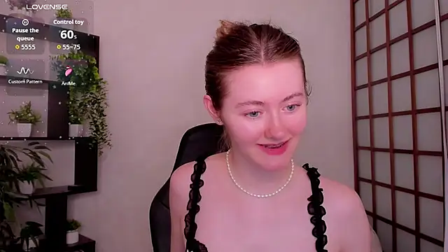 KateCuddle live