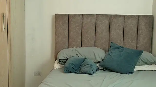 karina_lewis_ live