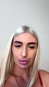 Mia_Roxie live