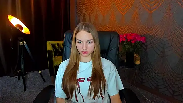 MilaAddams live