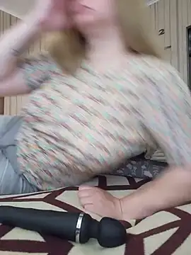 BustyBlond live