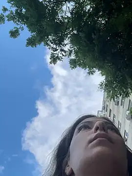 Anna_Lewis live
