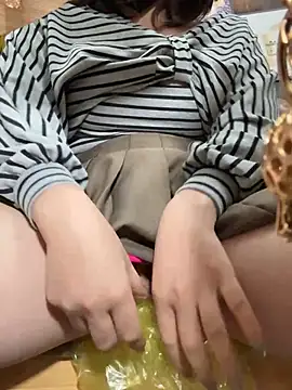 Emily-Nguyen live