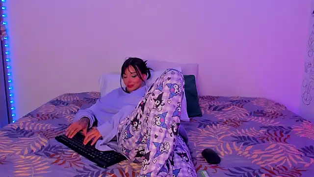 ChloeAddamss live