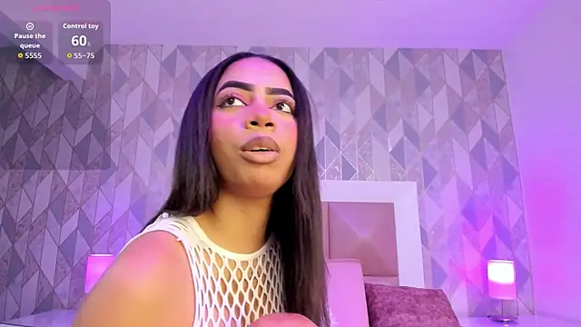 TyraKayne live