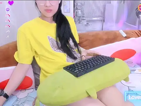 julialy_ live