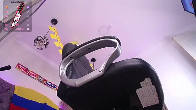 Amara_Davis1 live