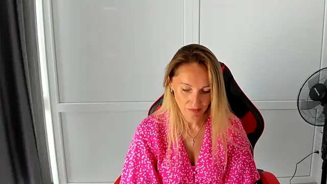 LilyDreamm live