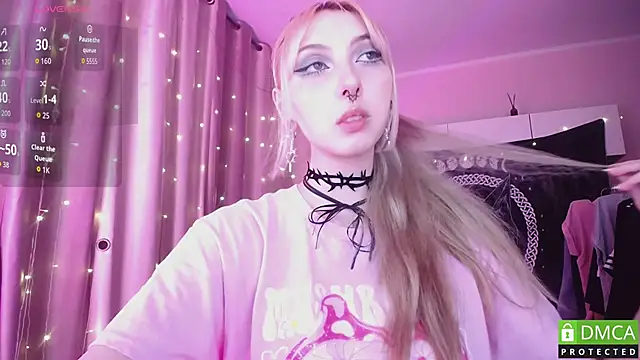 JustMeowGirl live