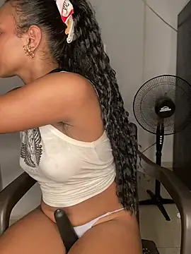 Eloise_aksnes live