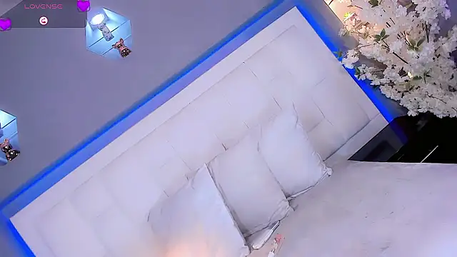 Aleisha_Beaumont live