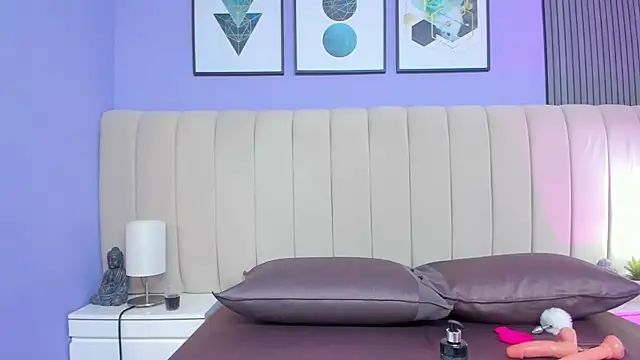 leela_ray live