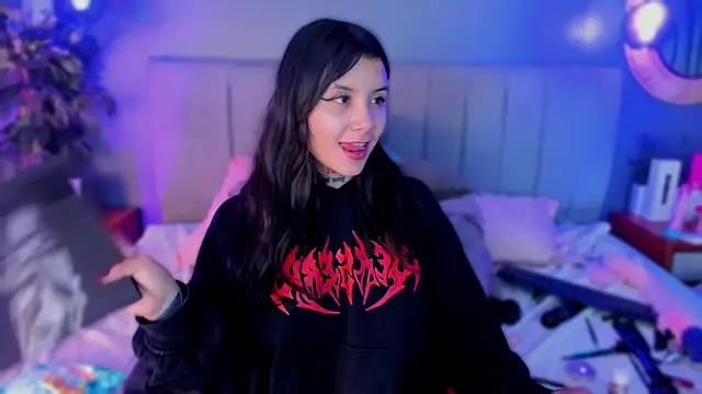Nathalia_stone_ live
