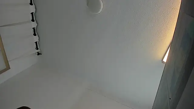 Ashley_Naiara live
