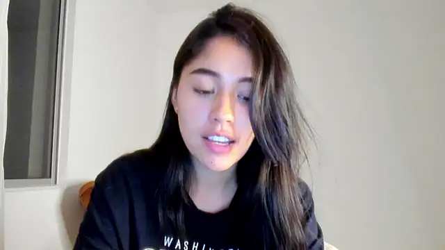 AriaMontgomery live