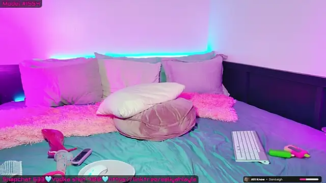 AaliyahLaylah live