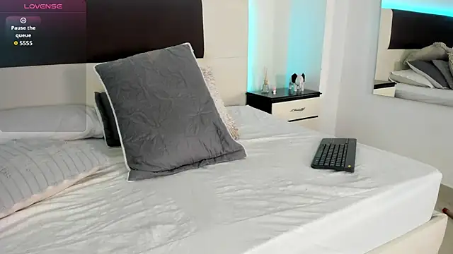 Sky_Loren live