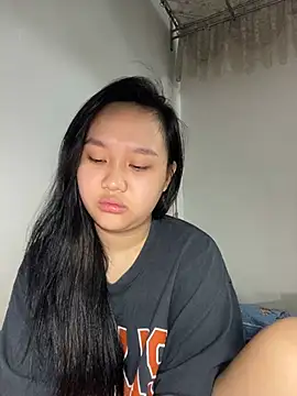 Almira6868 live