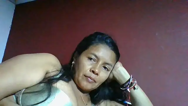 DianaOchoa_ live