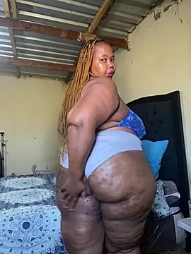 Curvycandy95 live