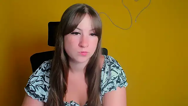Tiffani_Angel live