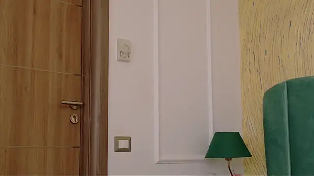 Daniela-Crudu live