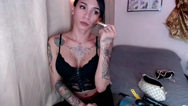 NathalieMea live