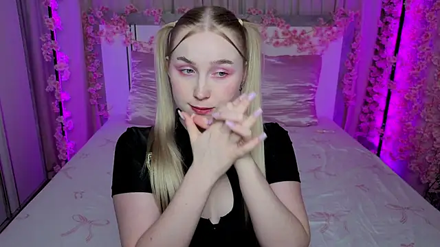 LilyStarlight live