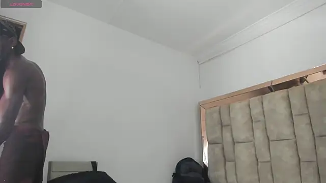 Titan_Moreno_ live