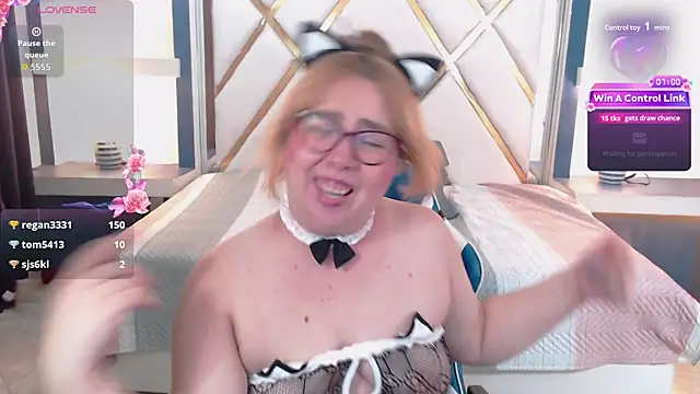 chloe_prg live