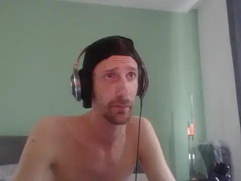iLoveElusiveCats live