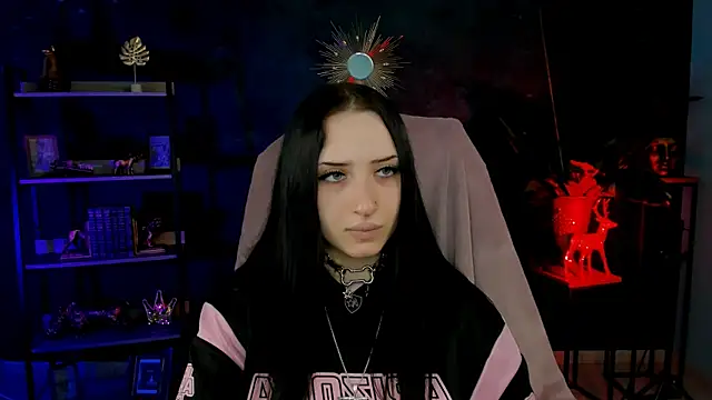 MonicaLowes live