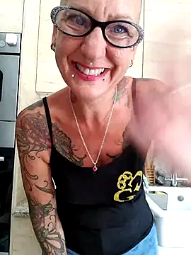 Emma_Milf25 live