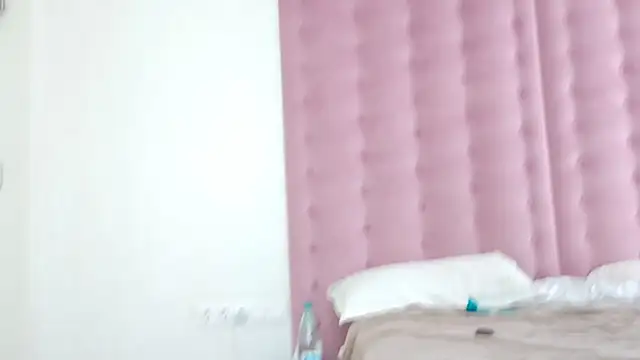LunaLeonCoupleWife live