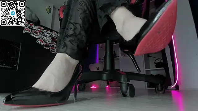 Holy_Mistress_S live