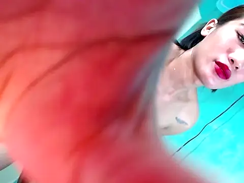 FreakyMariah26 live