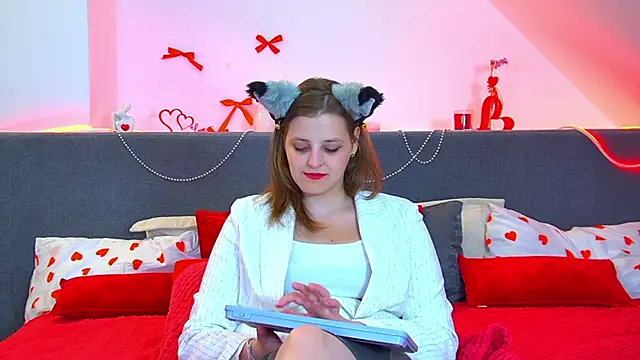 AlexaAvery live