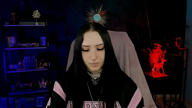 MonicaLowes live
