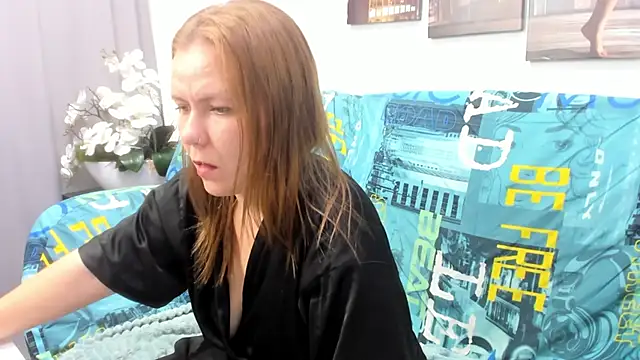 Dear_hollyy live