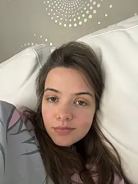 AGirlFromNarnia live
