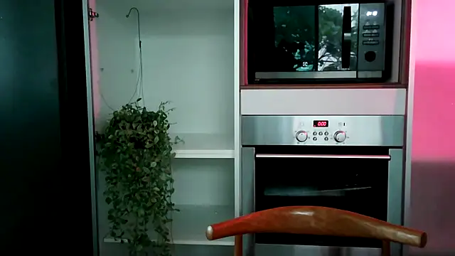 Naomisroom live