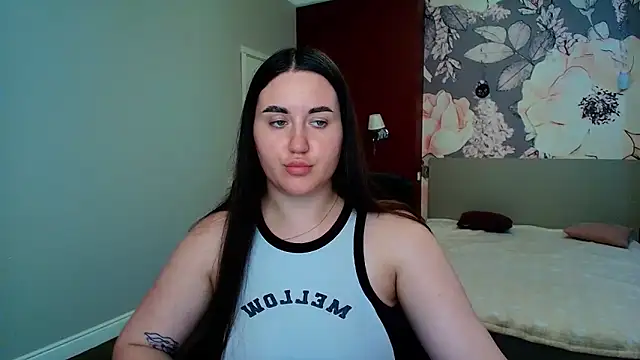Roxie_Bradley live