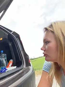 justmilaa live