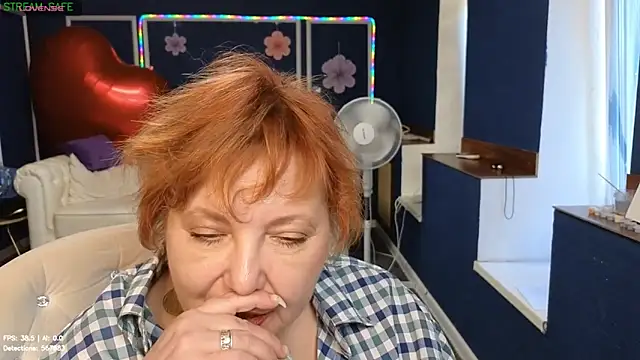 Kira_Kenett live