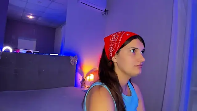 Laura_Leee live