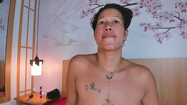 Laura_Torress live