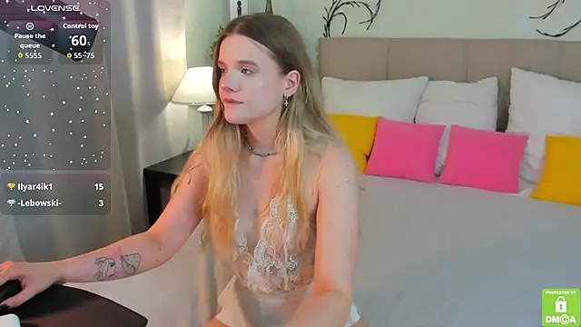 Emma_peach live